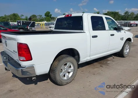2022 Ram 1500 Classic Tradesman 4X4 5'7 Box z USA, uszkodzony, nr VIN 3C6RR7KG4NG332145